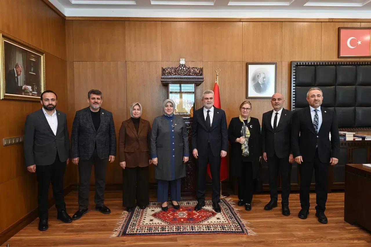 Başkan Görgel Makamında Genel Merkez Kadın Kollarını Ağırladı