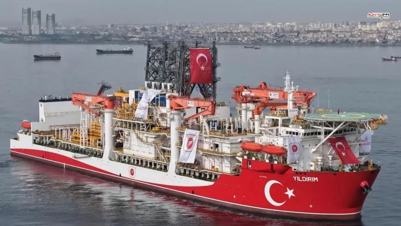 Yıldırım Sondaj Gemisi Karadeniz’de Sahaya İndi