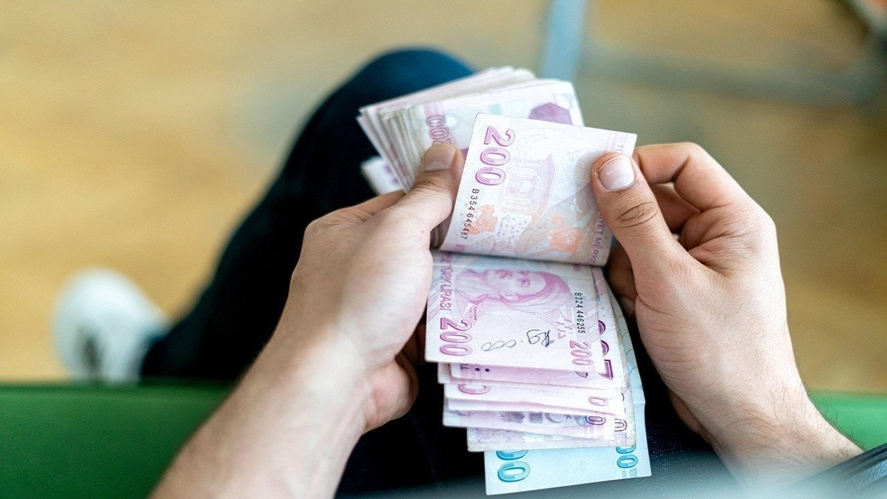 Emekli Bayram İkramiyesinde Yeni Rakam Masada: 5 Bin mi, 6 Bin Lira mı?