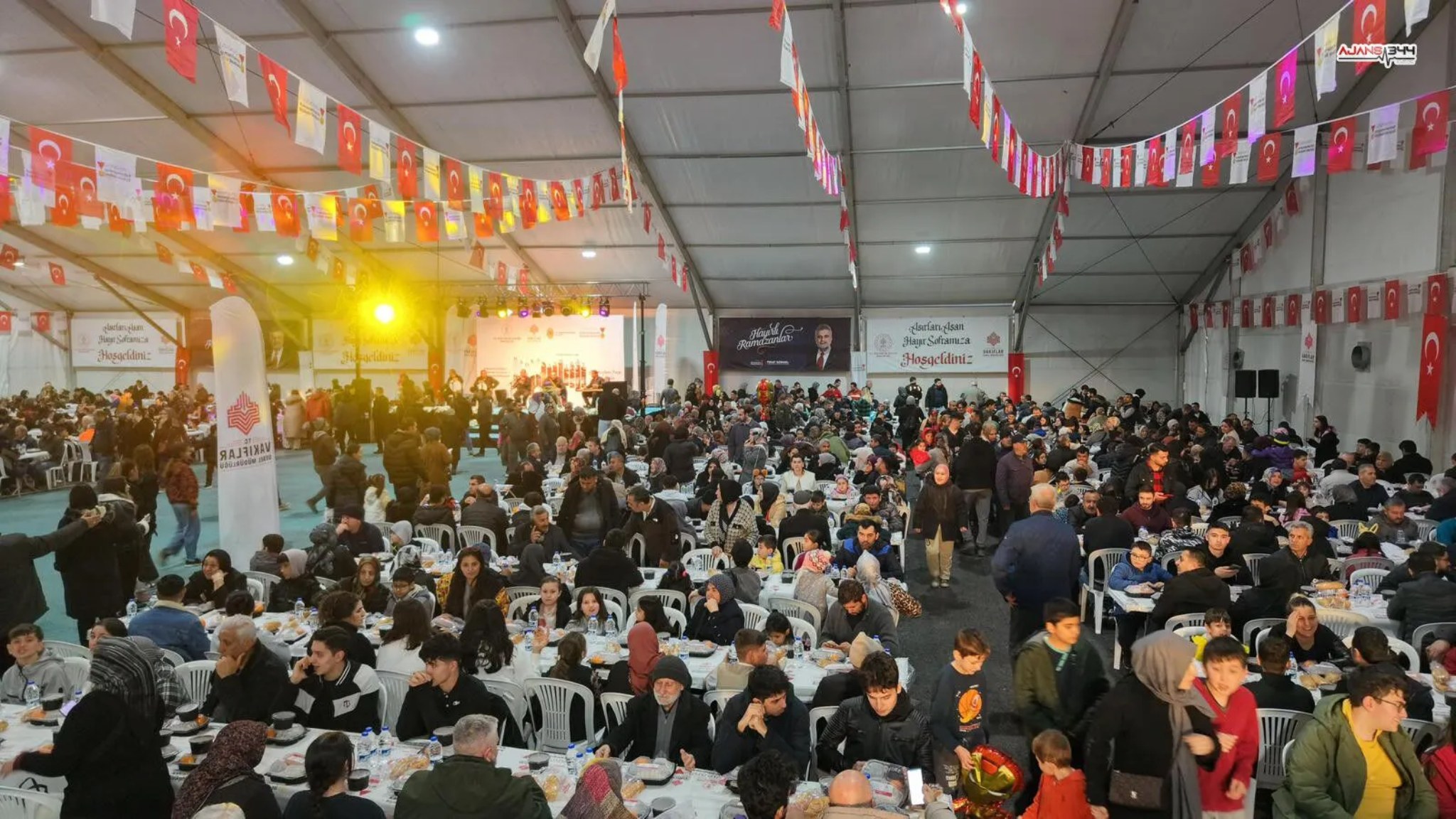 Ramazan Sokağı Kahramanmaraş’ta Gönülleri Buluşturuyor: Her Akşam 2 Bin Kişilik İftar