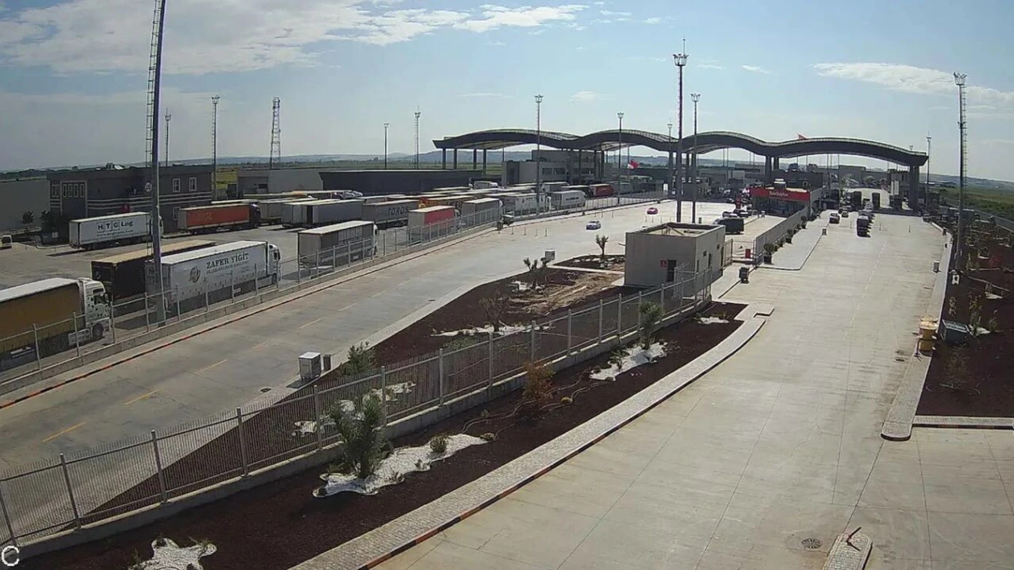 Türkiye–İran Sınırında Yolcu Geçişlerine Geçici Durdurma: Üç Kapıda Yeni Düzenleme