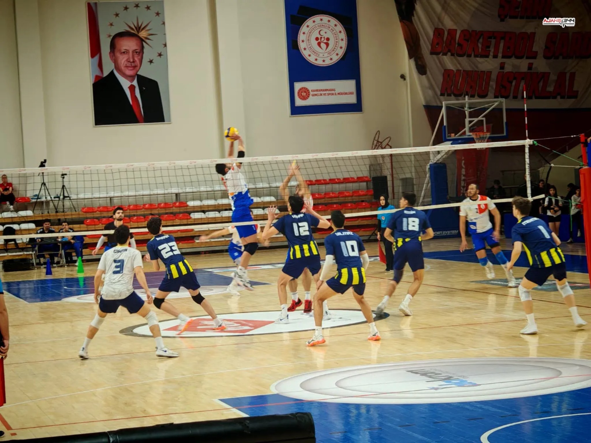 Onikişubat Belediyespor Tarih Yazdı: Fenerbahçe Medicana’yı 3-0 Yenerek Efeler Ligi’ne Yükseldi