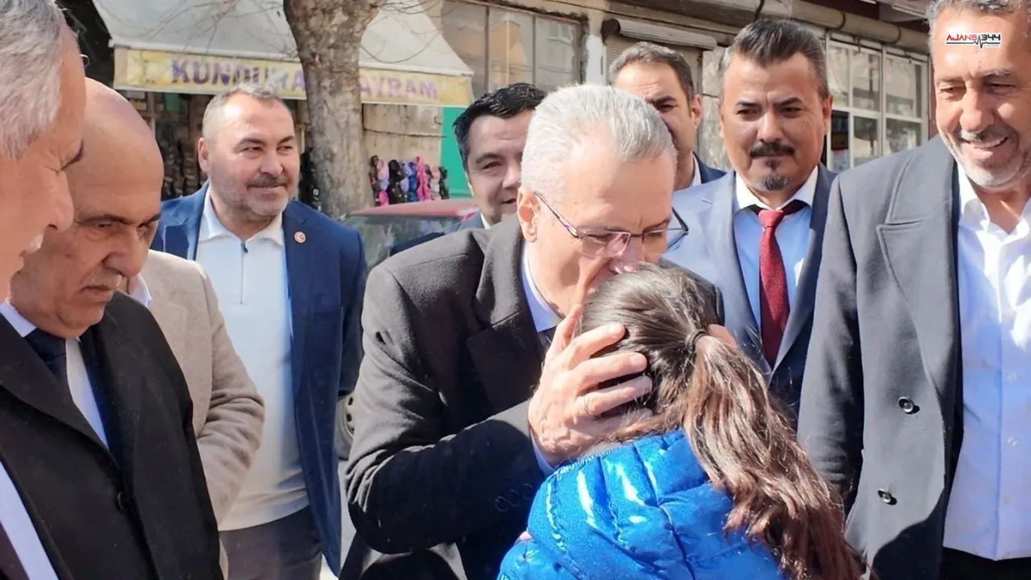 Başkan Osmanağaoğlu Esnaf Ve Vatandaşlarla Buluştu