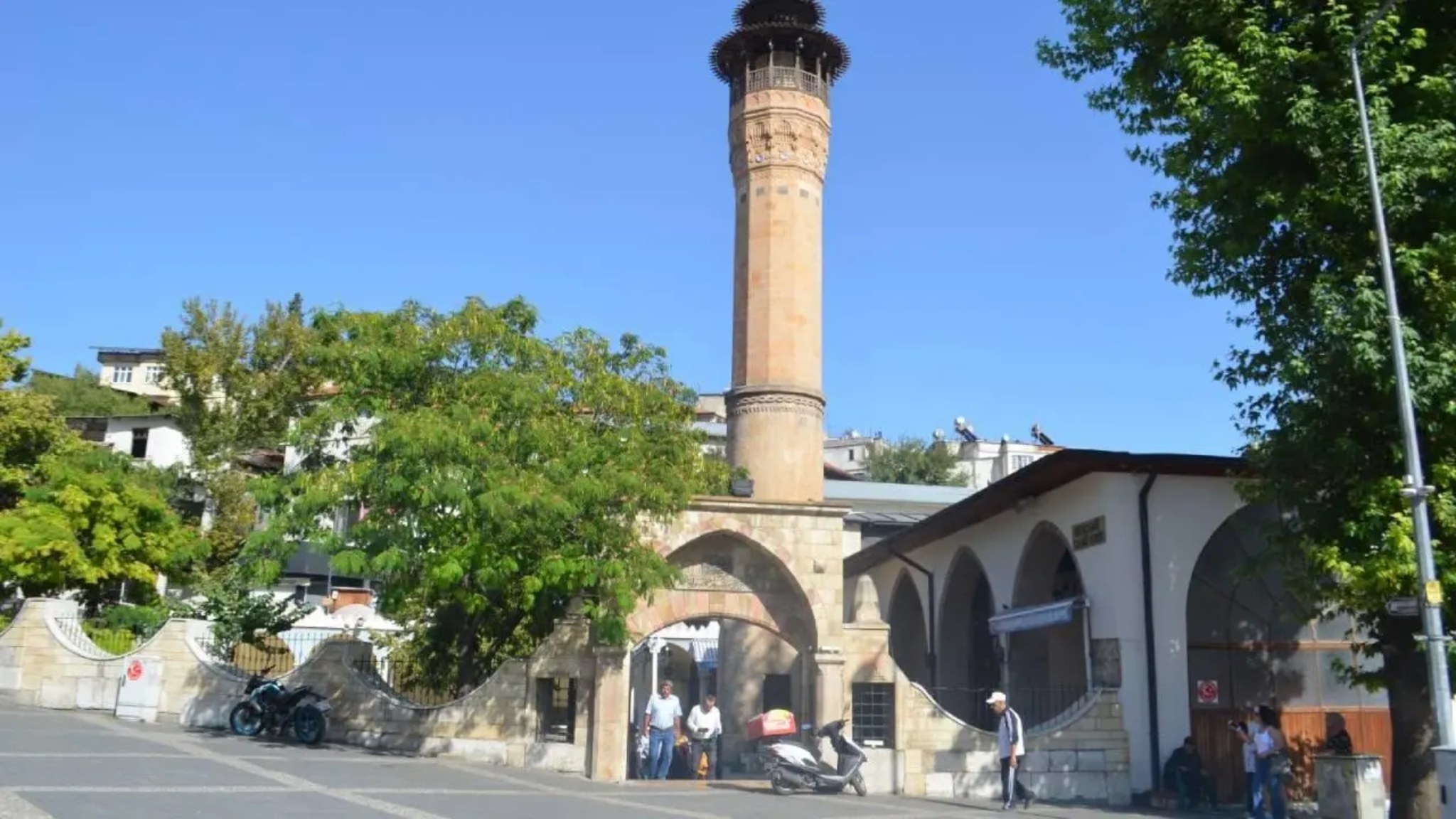 Asırlık Ulu Cami Kadir Gecesi’nde Yeniden İbadete Açılıyor