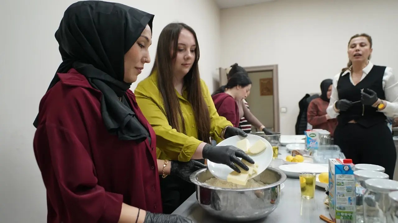Gençlere Hoşaf ve Çörek Atölyesi: Pusula Maraş'tan Geleneksel Lezzetler