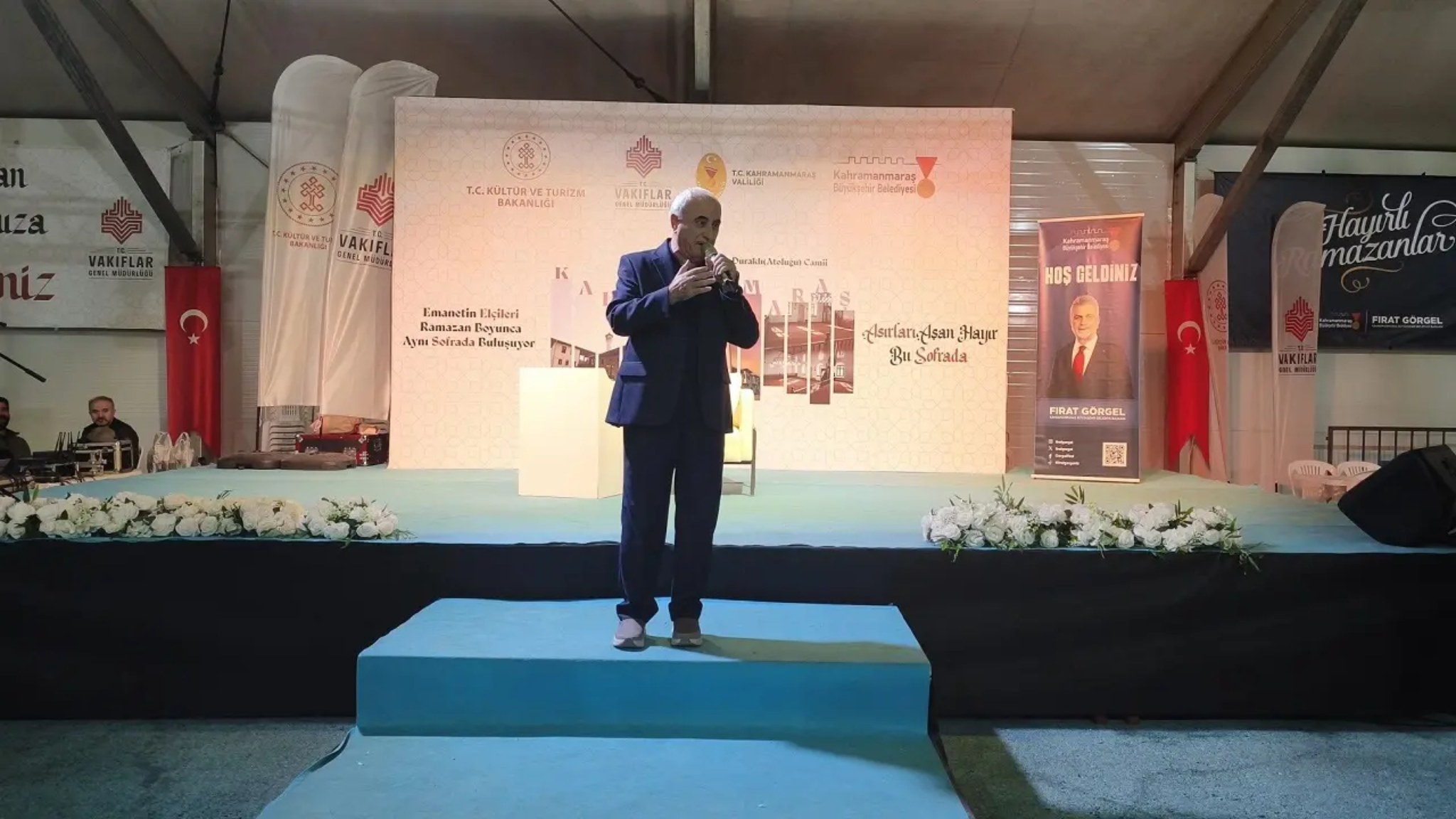 Nurullah Genç, Ramazan Etkinliğinde Şiirleriyle Gönülleri Fethetti