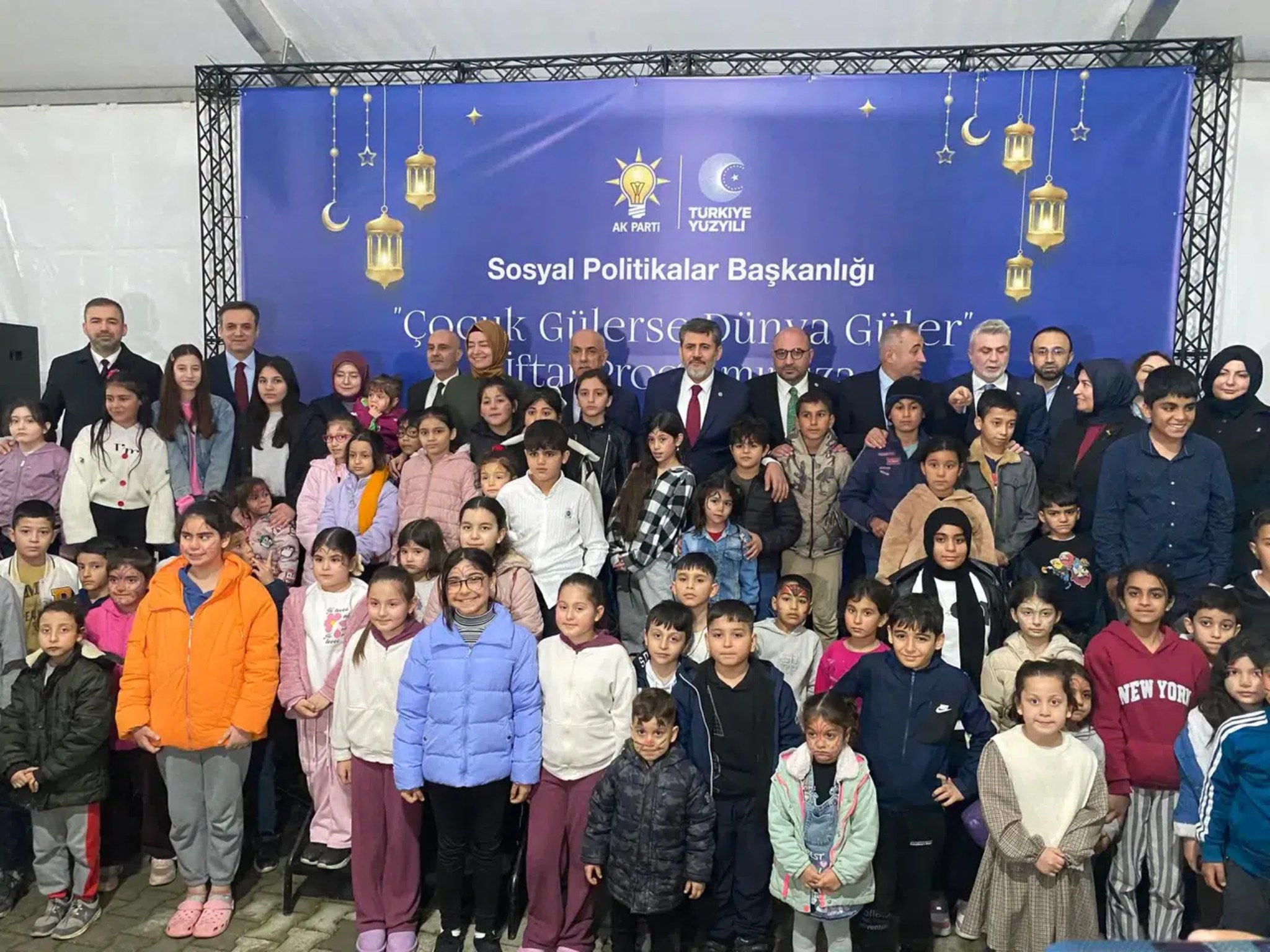 750 Yetim ve Öksüz Çocuğa İftar ve Bayram Hediyesi Verildi