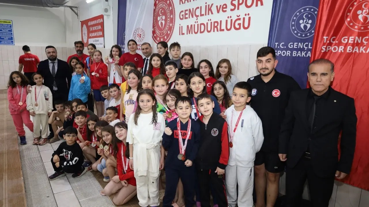Kahramanmaraş Yüzme Müsabakaları Tamamlandı: Küçük Sporcular Zirve İçin Yarıştı