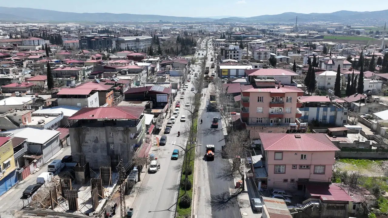 Dulkadiroğlu Asfalt Yatırımıyla Yenileniyor Ulaşım Rahatlıyor