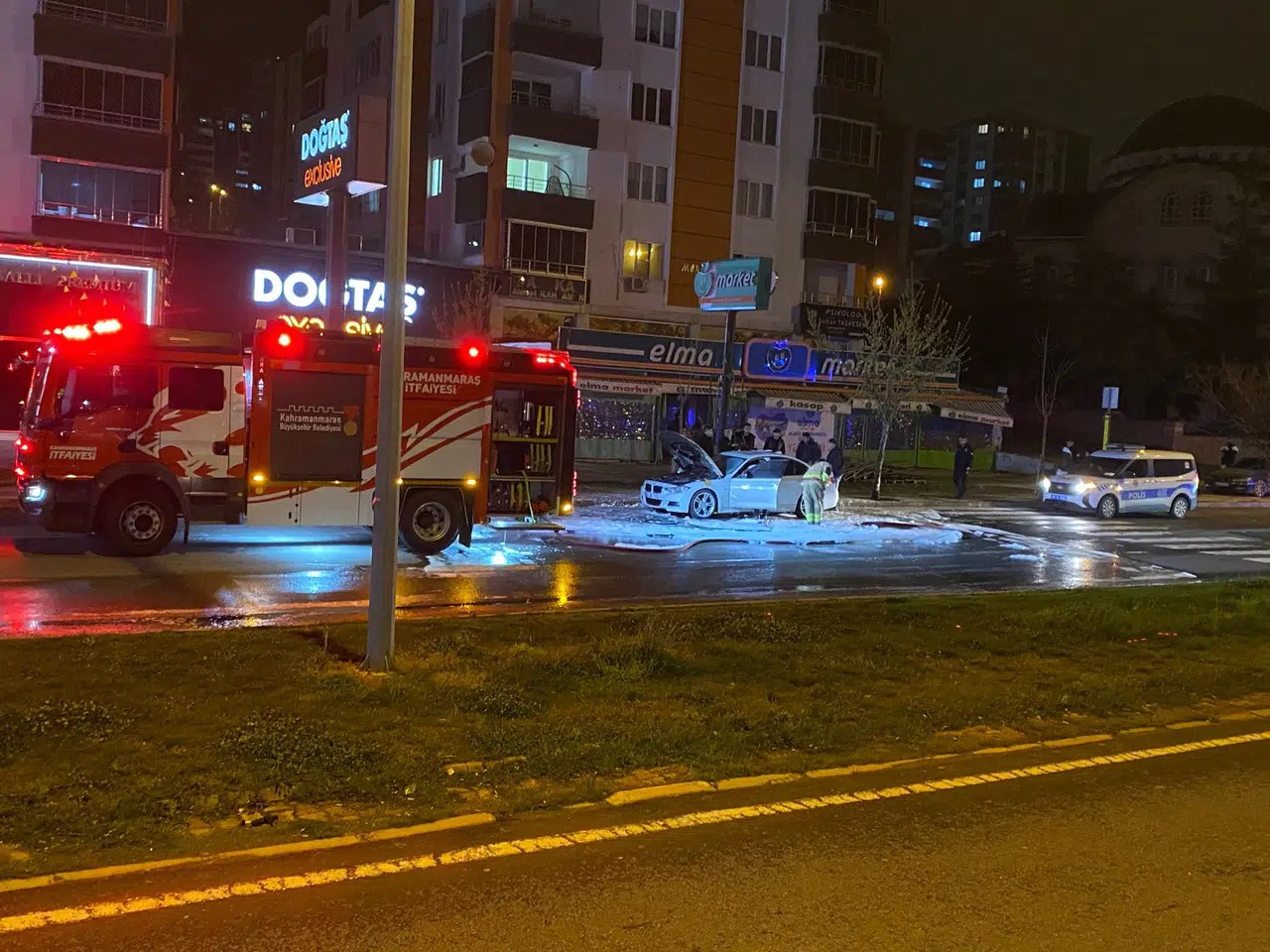 Kahramanmaraş'ta Araç Yangını Panik Yarattı