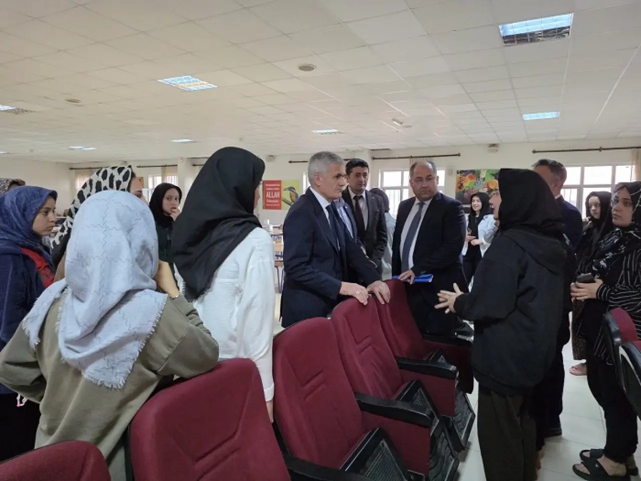 Müdür Akpınar’dan Öğrencilere Ziyaret