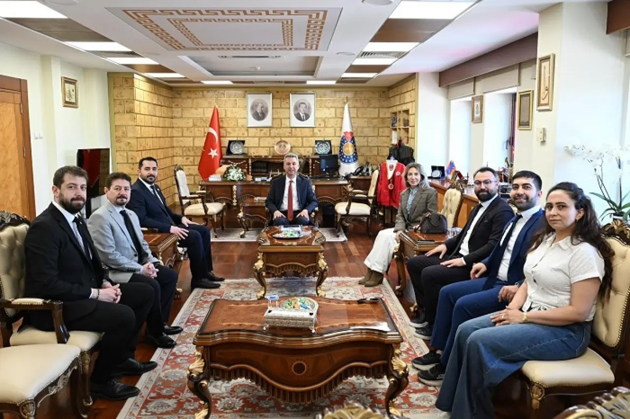 Diş Hekimlerinden Rektör Okumuş’a Ziyaret