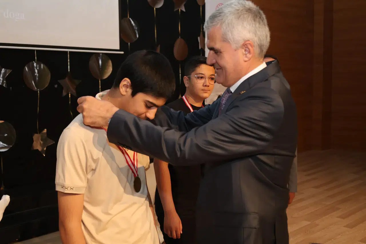 Kahramanmaraş Bilim Olimpiyatları'nda Ödüller Verildi