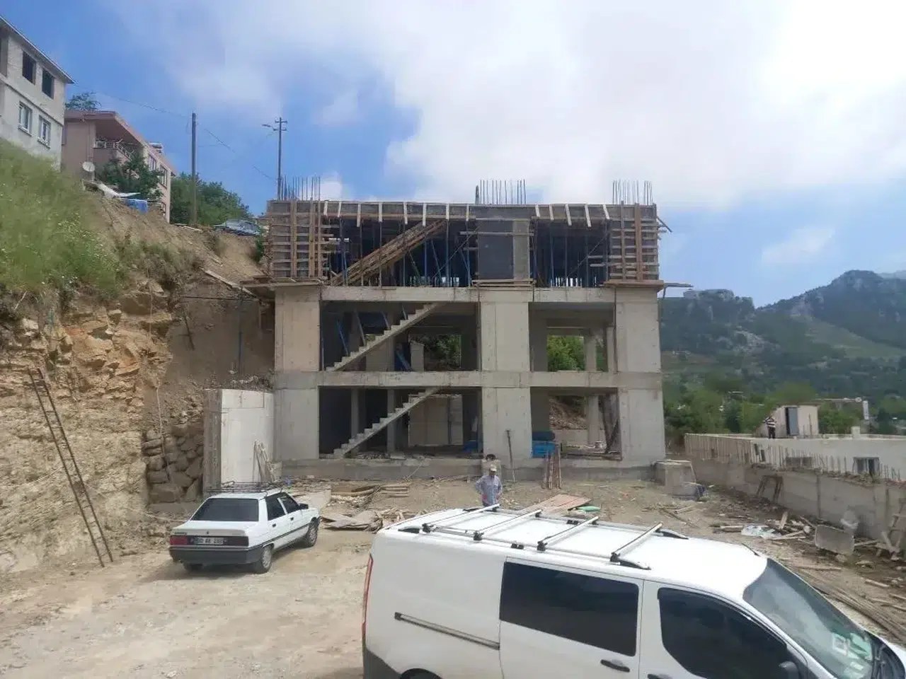 Kahramanmaraş'ta İnşaattan Düşen İşçi Ağır Yaralandı
