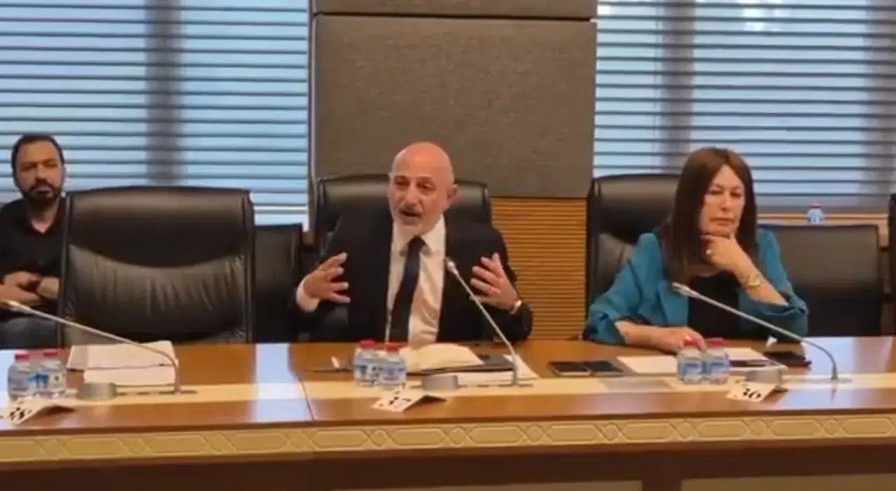 CHP'li Öztunç'tan Öğretmenlere Müdahaleye Tepki