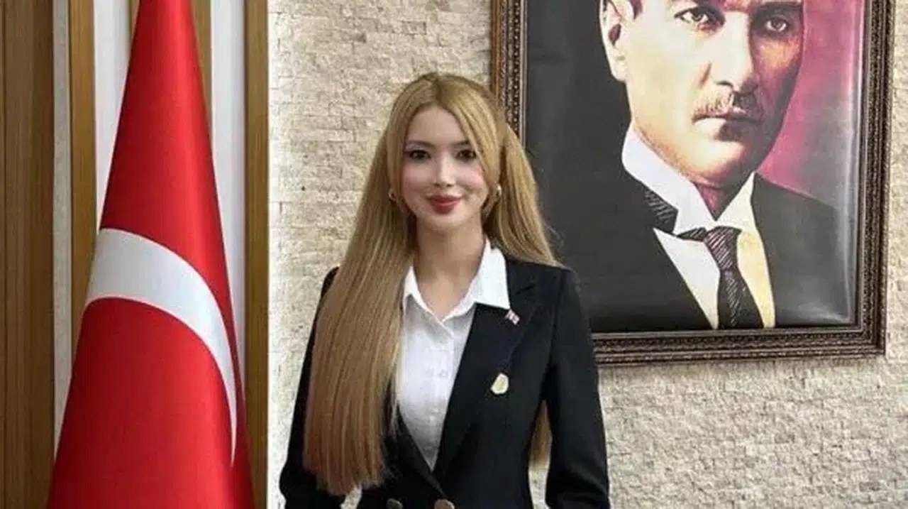 Türkiye'de Bir İlk 'Barbie Kaymakam' Burdur Vali Yardımcısı Oldu