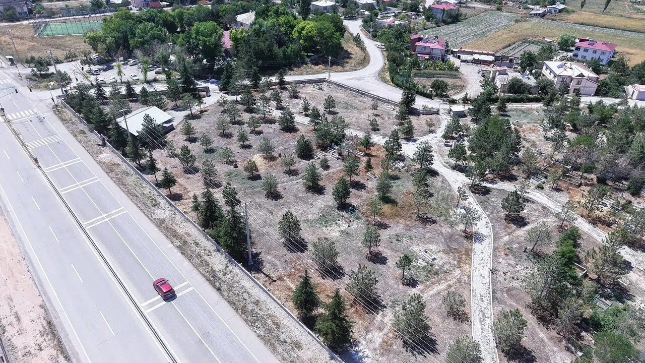 Büyükşehirden 736 Mezarlıkta Kapsamlı Bakım Seferberliği