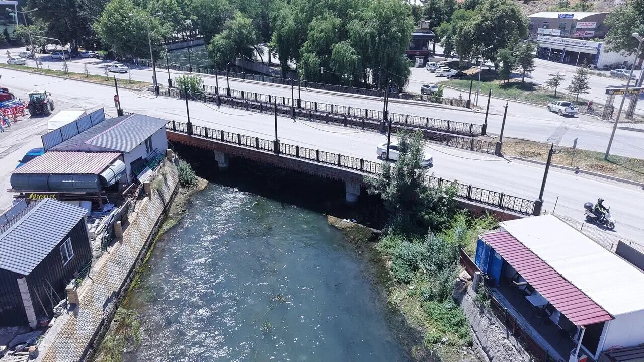 Elbistan'da Köprüler Baştan Sona Yenileniyor! İlk Çalışma O Noktalarda Başladı