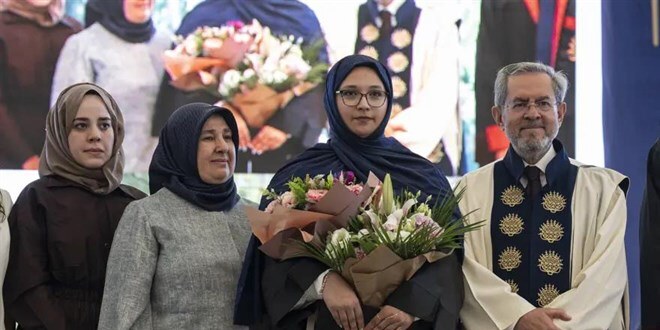 248 Saat Sonra Kurtarılan Aleyna Üniversiteden Mezun Oldu