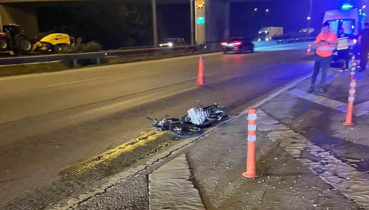 TAG Otoyolu'nda Feci Kaza: Motosiklet Sürücüsü Hayatını Kaybetti