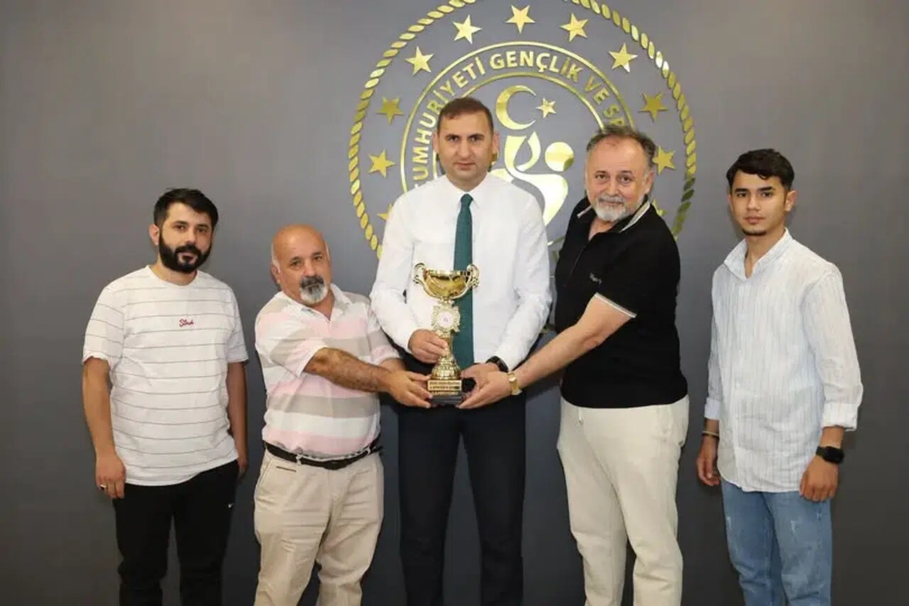 Bozdağ Spor'dan İl Müdürü Yasin Özdemir'e Teşekkür Ziyareti