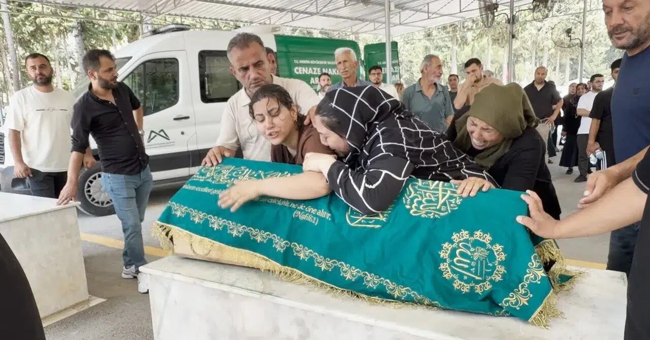 Balkonda Akıma Kapılan Yamaç Ali Gözyaşlarıyla Uğurlandı