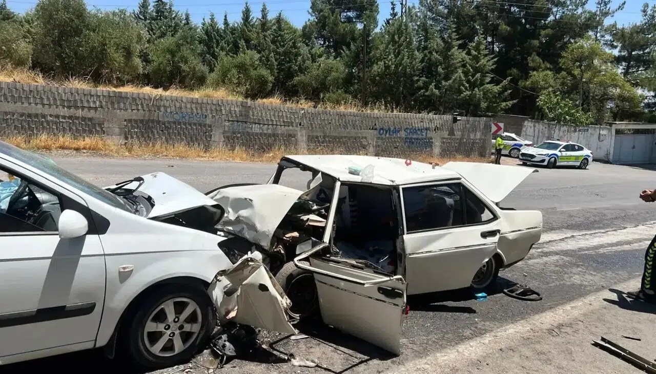 Kahramanmaraş'ta Kuzey Çevre Yolu'nda Feci Kaza! 2 Yaralı