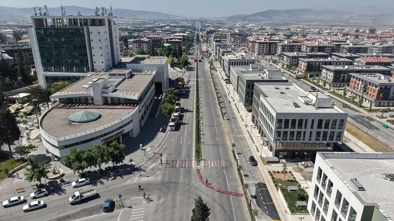 Kahramanmaraş'ta Sıcak Alarmı! Cadde ve Sokaklar Boş Kaldı