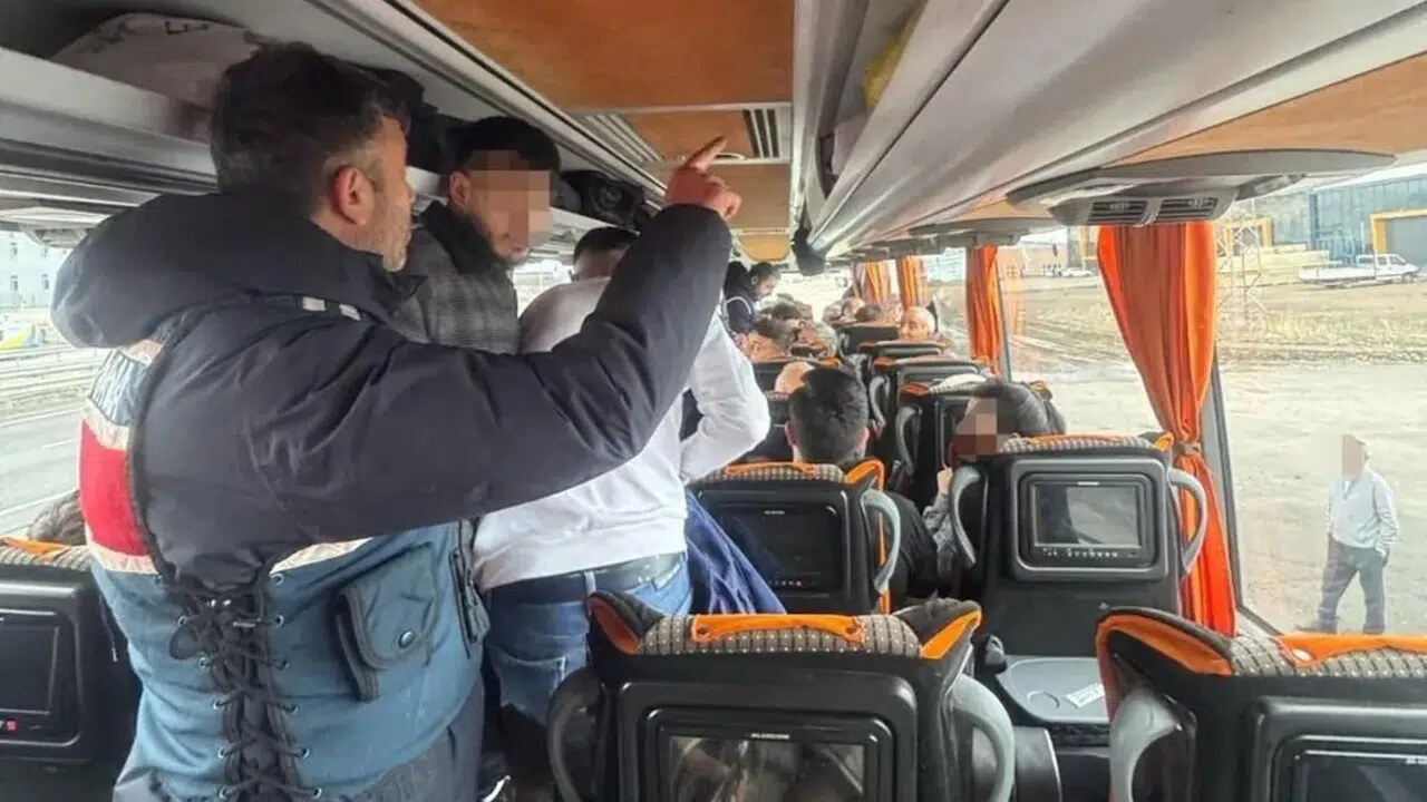 81 İlde Dev Göç Operasyonu! 25 Organizatör ve 355 Düzensiz Göçmen Yakalandı