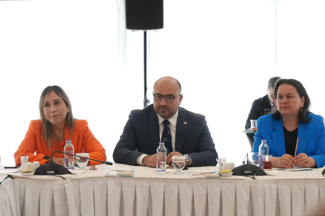 Mehmet Şahin, Bakan Yusuf Tekin ile Eğitim Yatırımlarını Görüştü