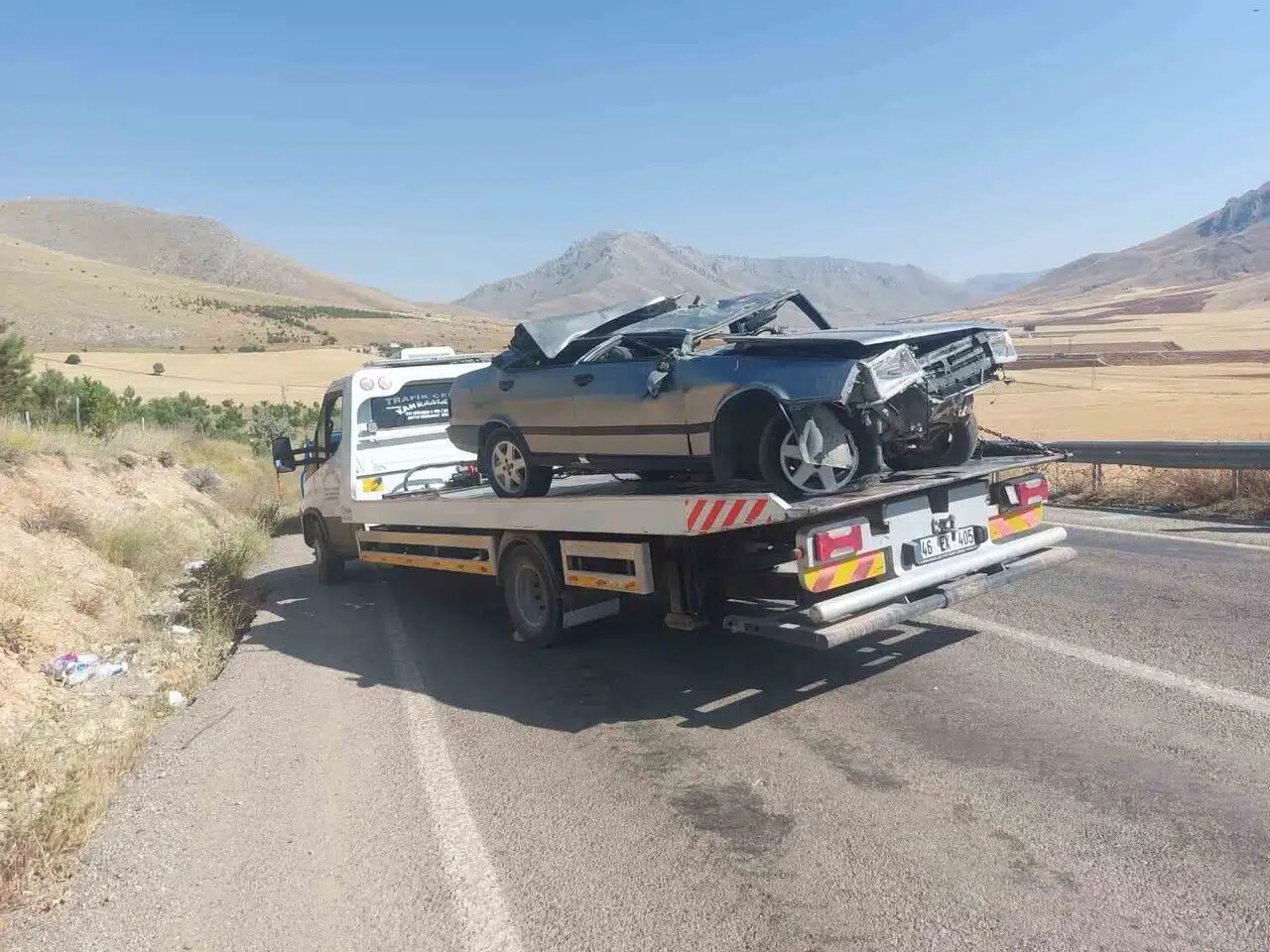 Elbistan'da Kontrolden Çıkan Otomobil Takla Attı: 1 Yaralı