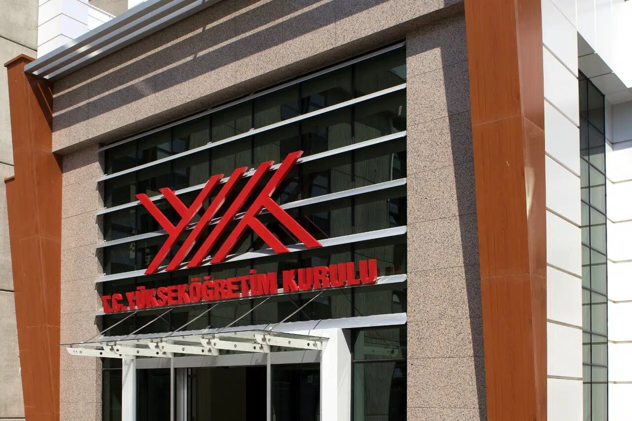 YÖK'ten Deprem Bölgesindeki Öğrencilere Yeni Karar! Hak Bir Yıl Daha Uzatıldı