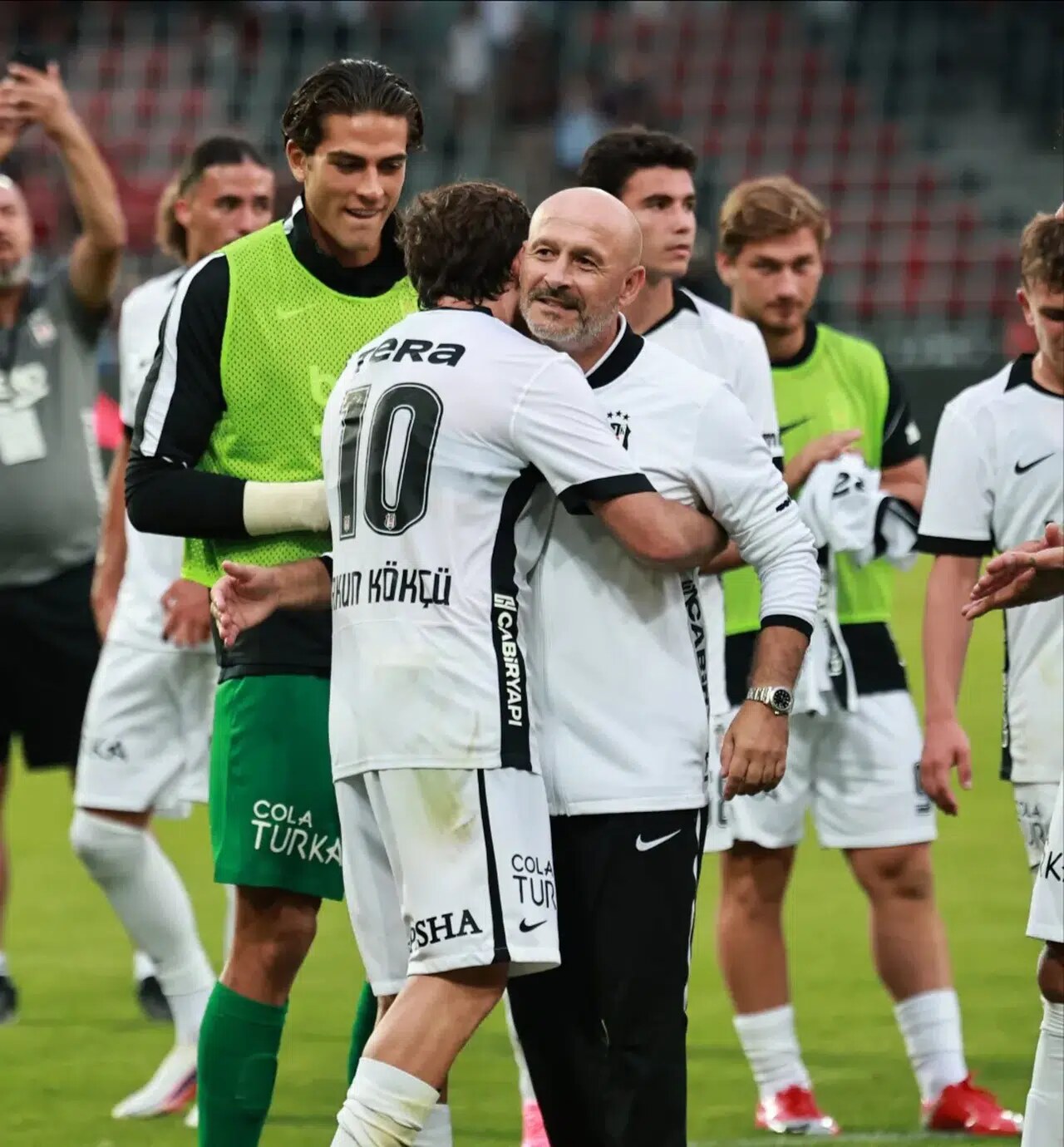 Beşiktaş Avrupa'da Rahat Turladı! Midtjylland'ı 2-0 Geçti