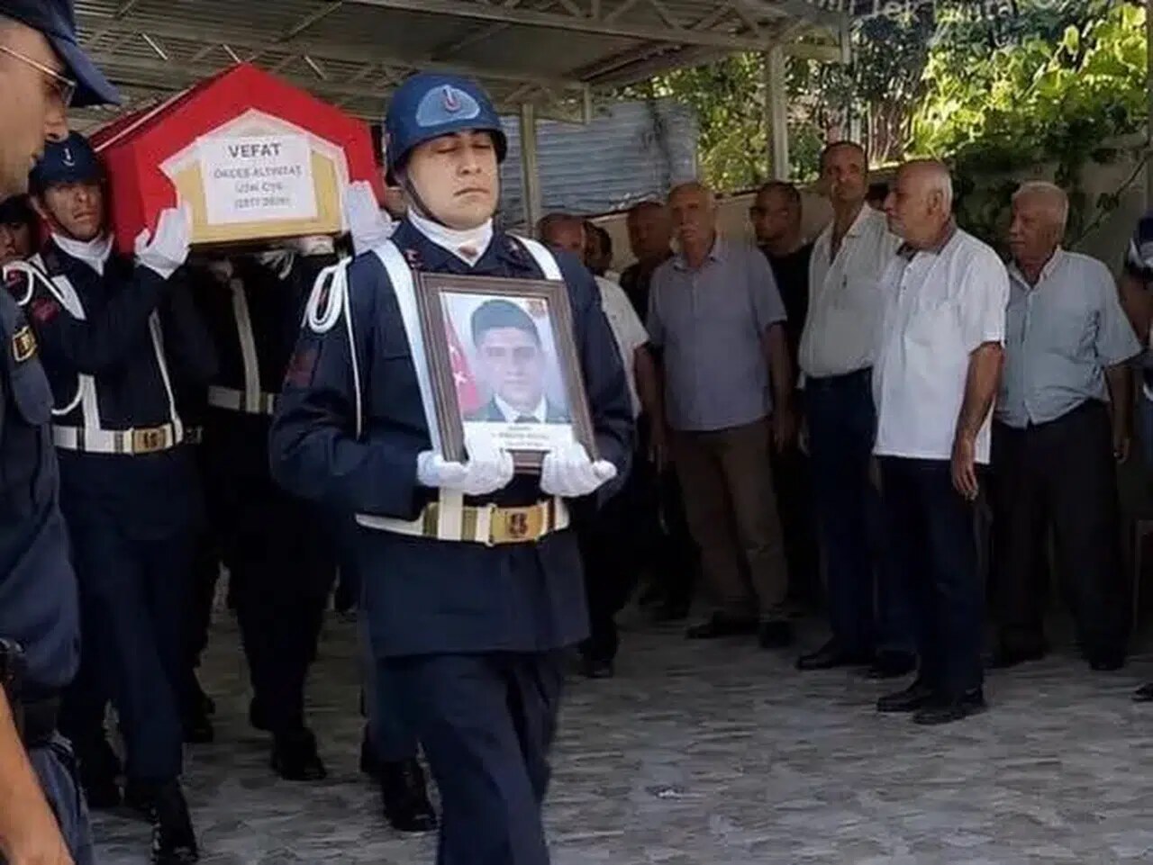 Evinde Hareketsiz Bulunan Kahramanmaraşlı Uzman Çavuş Şehit Oldu