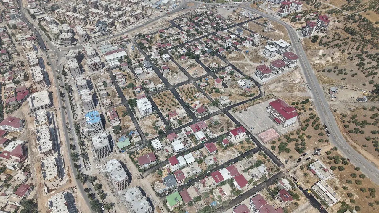 Kahramanmaraş Aslanbey’de 18 Sokakta Asfalt Çalışması