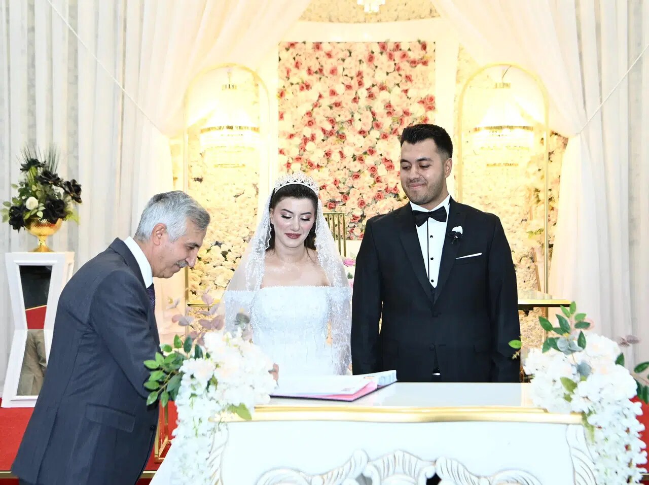 Vali Ünlüer Şehit İlhan Güleç’in Kızının Düğününde