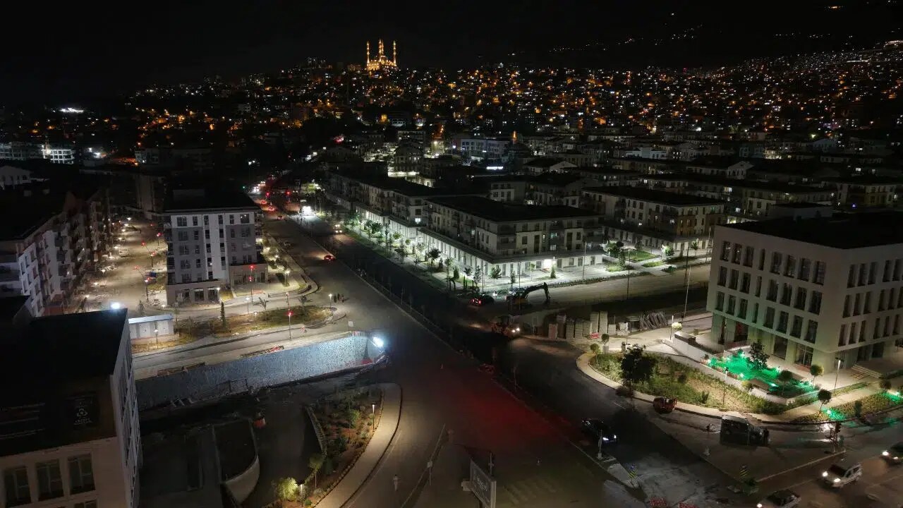 Kahramanmaraş’ta Asfalt Seferberliği Hız Kesmeden Sürüyor