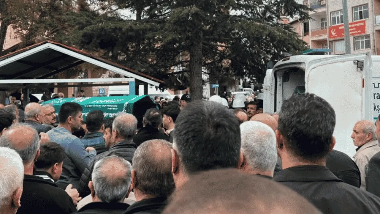 Göksun’daki Kazada Dayı ve Yeğen Son Yolculuğuna Uğurlandı