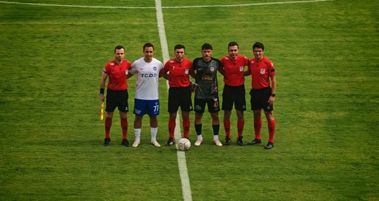 İstiklalspor-Ankara Demirspor Maçında Heyecan Başladı