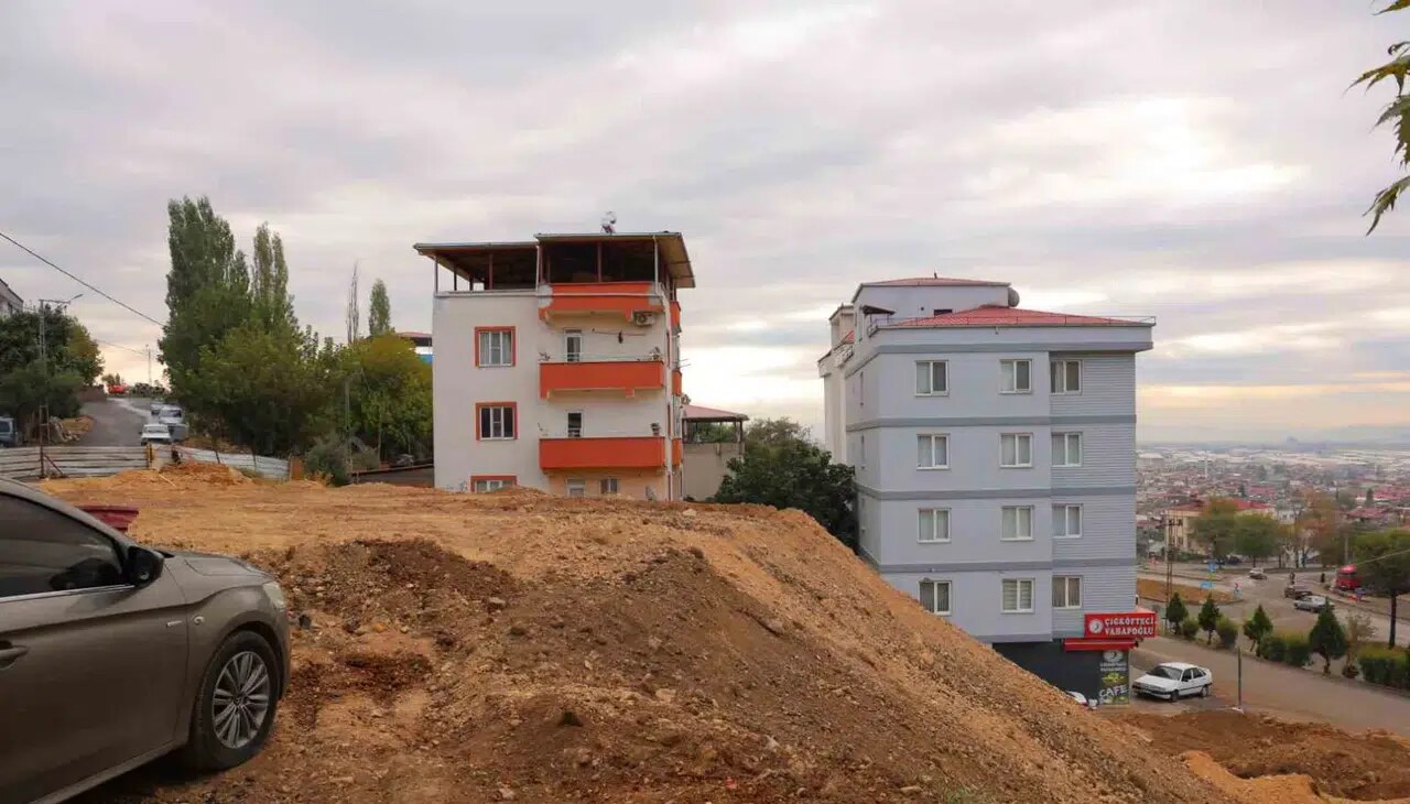 Kahramanmaraş’ta çöken yol 36 gün sonra dolduruldu