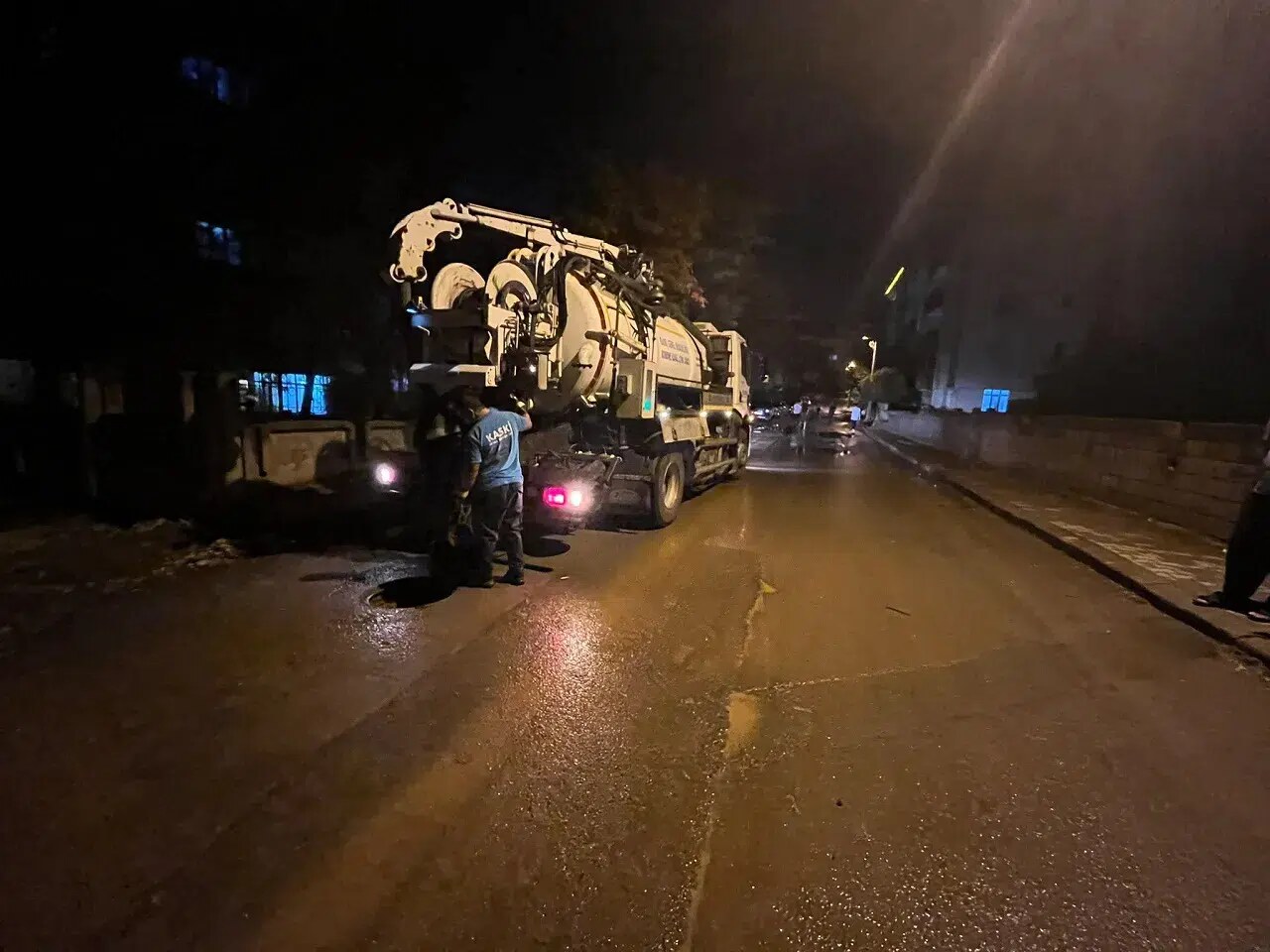 Kahramanmaraş’ta Yağış Sonrası KASKİ Ekipleri 7/24 Sahada